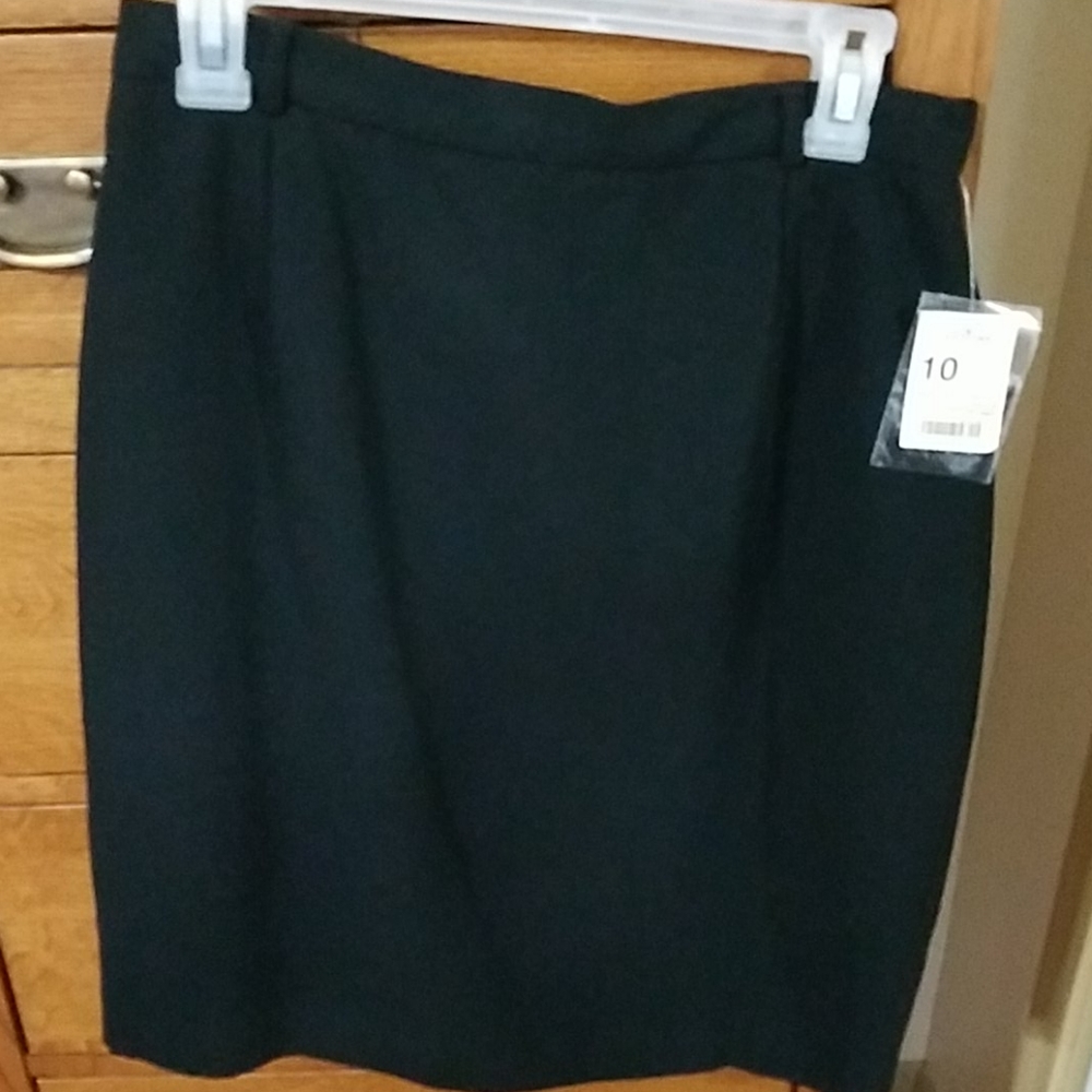 Misses black skirt, size 10, new with tags